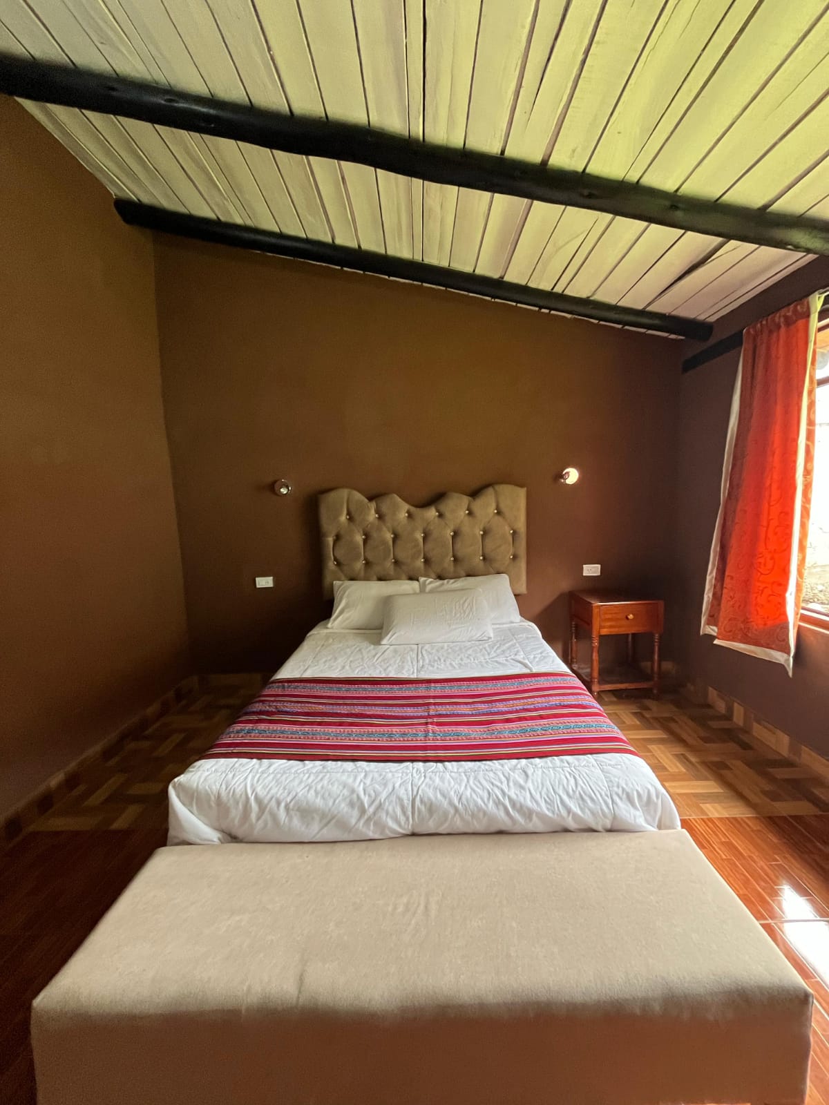 Bungalow Matrimonial — S/ 120, baño interno
